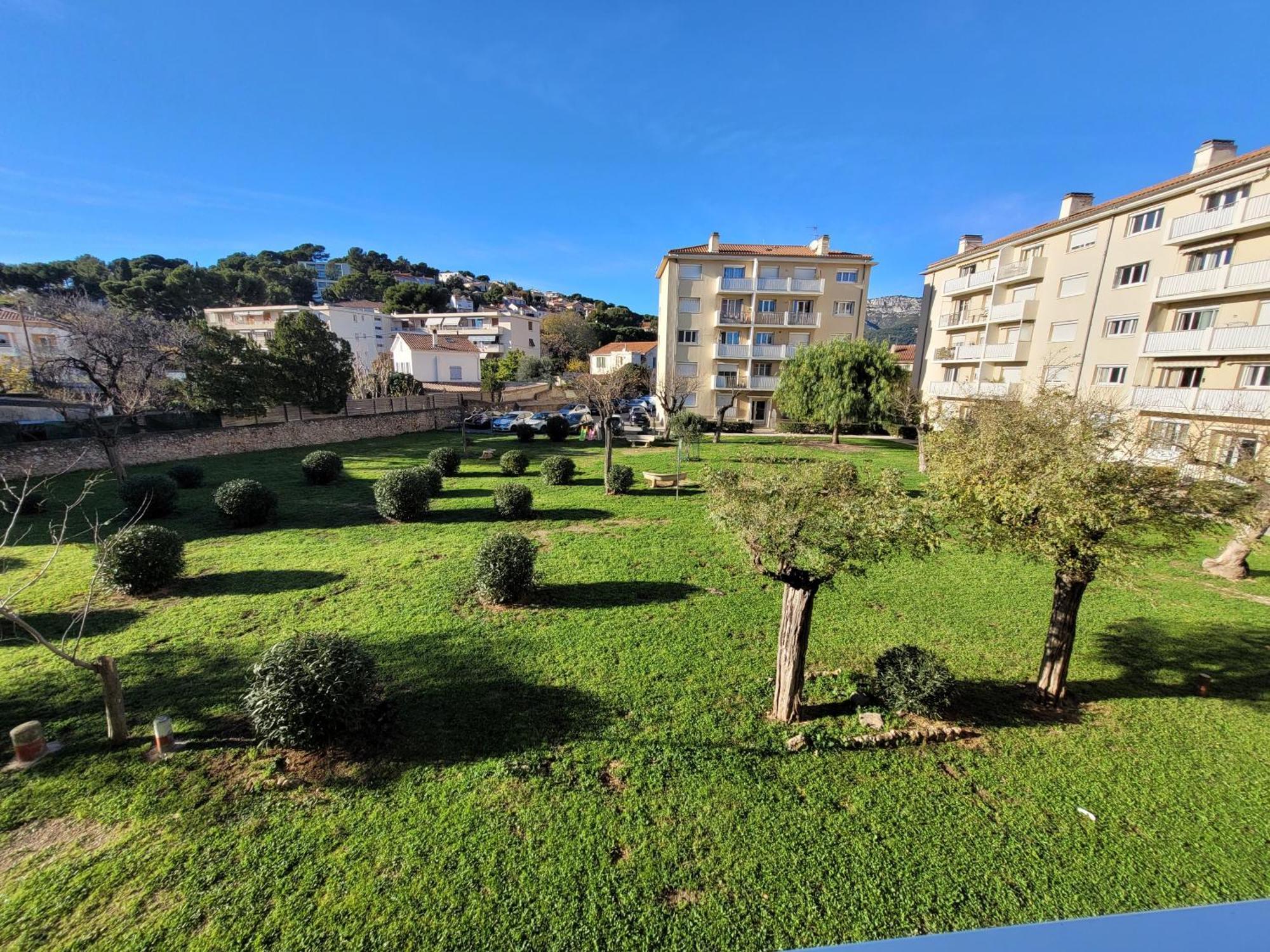 T4 Lumineux Et Spacieux, Parking Et Parc Prive Toulon Exterior foto